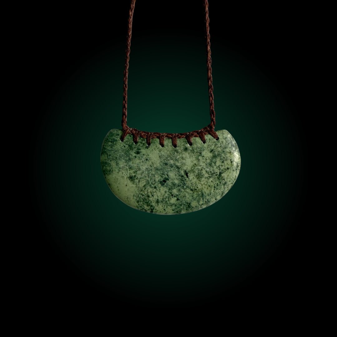 Kouma (breastplate) Kōkopu Pounamu - Extra Large - RIVERSTONE CARVING