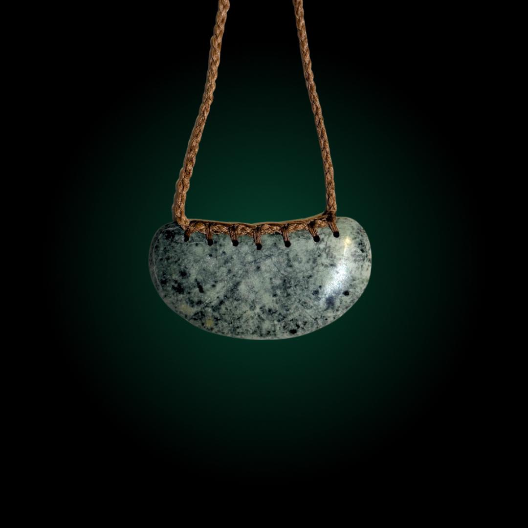 Kouma (breastplate) Kōkopu Pounamu - Large - RIVERSTONE CARVING