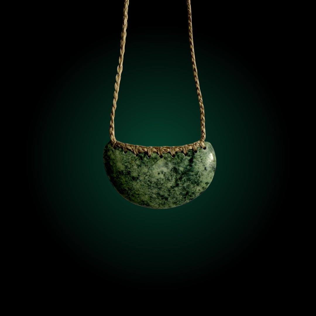 Kouma (breastplate) Kōkopu Pounamu - Large - RIVERSTONE CARVING