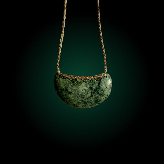 Kouma (breastplate) Kōkopu Pounamu - Large - RIVERSTONE CARVING