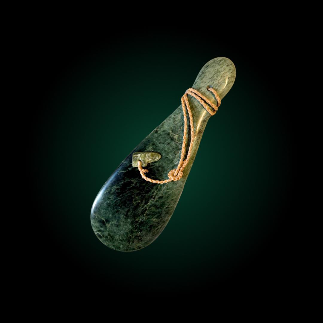 Mere - Large - Auhunga Pounamu - RIVERSTONE CARVING