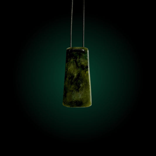 Toki - Medium - Kawakawa Pounamu - RIVERSTONE CARVING