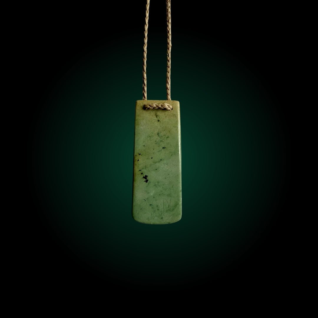 Toki - Medium - Kōkopu Pounamu - RIVERSTONE CARVING